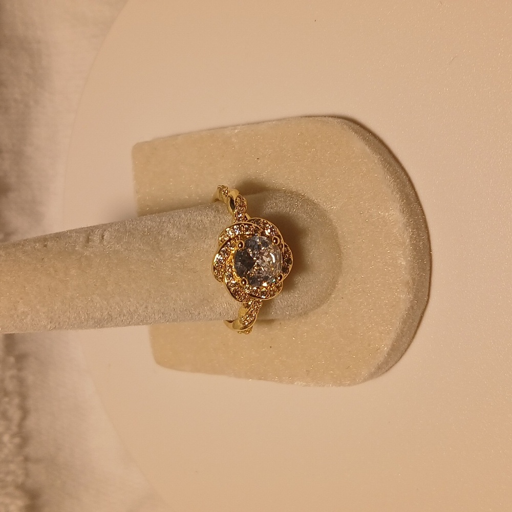 Elegant Gold and Silver Swarovski Crystal Ring
